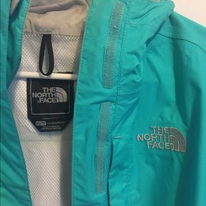 NORTH FACE Women’s Raincoat in XS